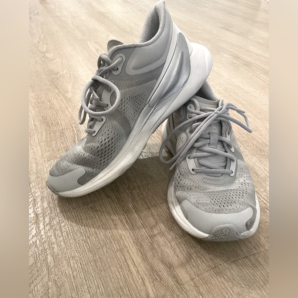 Lululemon Blissfeel Women’s Running Shoe Size 7